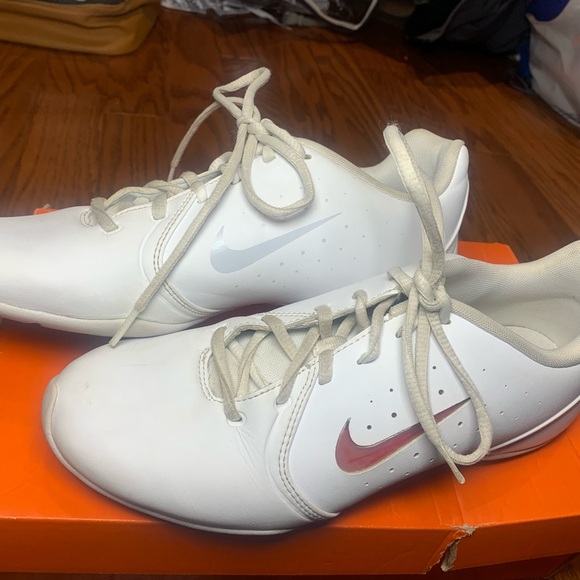 Nike White and red Athletic Shoes - Picture 5 of 9